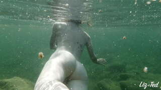 ���່ວມເພດໃນນ້ໍາ