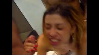 Жена давање на про-бизнис, а вашиот сопруг е гледањето Жена давање на про-бизнис, а вашиот сопруг е гледањето