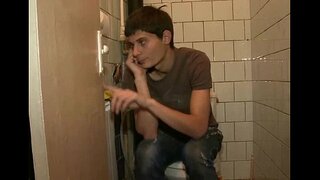 Jotzen du dick handi baten mutikoa