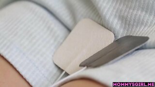 ���ளவாளி மற்றும் அவரது tighty பெண் திருப்தி ஒருவருக்கொருவர்