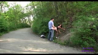 ���ೊದಲ ಅವರು ಪರಸ್ಪರ ಸ್ಪರ್ಶ ಒಂದು ಬಾರ್ ಮತ್ತು ನಂತರ ಅವರು ಹೋಗಿ, ಹಾರ್ಡ್ ಕೋರ್, ಸಾರ್ವಜನಿಕ ಉದ್ಯಾನಗಳಲ್ಲಿ